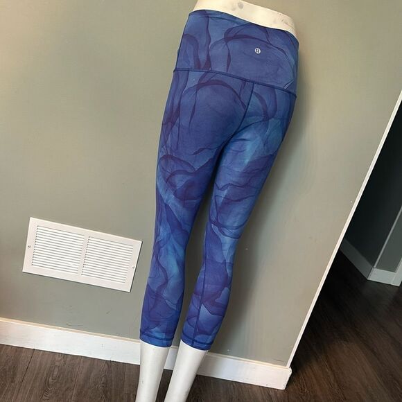 Lululemon Blue High-Waisted Leggings size 6 - Picture 3 of 4